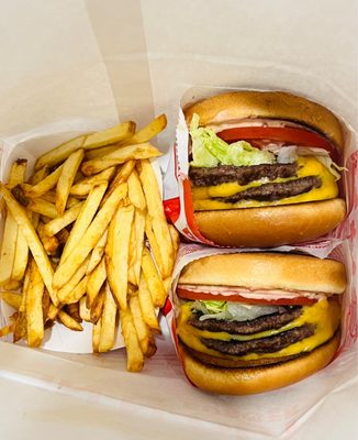 In-N-Out Burger by null