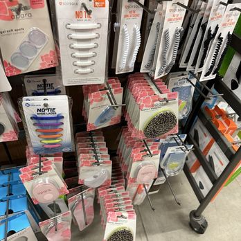 DSW Designer Shoe Warehouse - Shoe Stores Near Me - Canoga Park, California