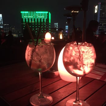 Wooloomooloo Steakhouse - Gin cocktails on a rooftop - Bars Near Me - Hong Kong, HK Wooloomooloo Steakhouse - Gin cocktails on a rooftop - Bars Near Me - Hong Kong, HK