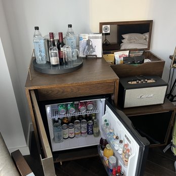 Thompson Nashville - Mini bar fully stocked - Hotels Near Me - Nashville, Tennessee Thompson Nashville - Mini bar fully stocked - Hotels Near Me - Nashville, Tennessee