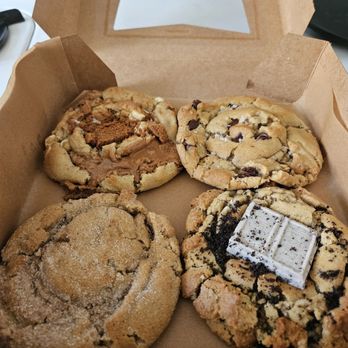 Fleurs et Sel - snickerdoodle. cookie butter. oh my bad. bhocolate bhip. bookies&bream. - Bakeries Near Me - Los Angeles, California Fleurs et Sel - snickerdoodle. cookie butter. oh my bad. bhocolate bhip. bookies&bream. - Bakeries Near Me - Los Angeles, California