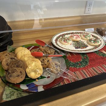 Carmel Country Inn - Assorted Cookies - Hotels Near Me - Carmel, California Carmel Country Inn - Assorted Cookies - Hotels Near Me - Carmel, California