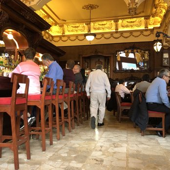 Bar La Ópera - The bar is quite well-known, and shows off the ornate interior. - Mexican Near Me - México, D.F., DIF