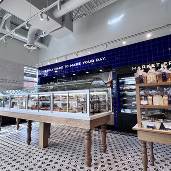 Paris Baguette - Inside - Bakeries Near Me - Aurora, Colorado Paris Baguette - Inside - Bakeries Near Me - Aurora, Colorado