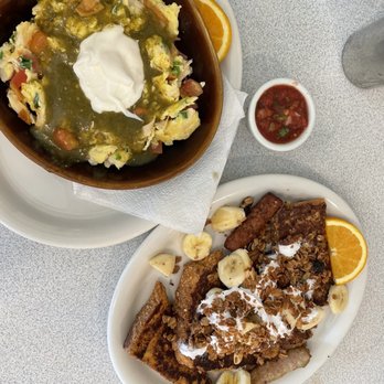 Ocean Diner - Cabo wabo scramble and crunchy fresh toast with granola and bananas $14 each - Diners Near Me - Hermosa Beach, California Ocean Diner - Cabo wabo scramble and crunchy fresh toast with granola and bananas $14 each - Diners Near Me - Hermosa Beach, California