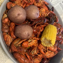 Taranto's Crawfish House - Crawfish platter!