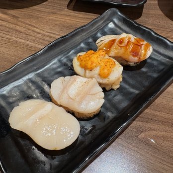 Waka Sakura - Scallop Lovers Nigiri Combo (from left to right) - Fresh Scallops, Seared Scallop, Spicy Mayo Scallop, and Teriyaki Scallop - Conveyor Belt Sushi Near Me - Irvine, California Waka Sakura - Scallop Lovers Nigiri Combo (from left to right) - Fresh Scallops, Seared Scallop, Spicy Mayo Scallop, and Teriyaki Scallop - Conveyor Belt Sushi Near Me - Irvine, California