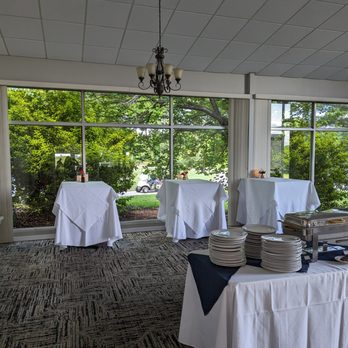 Ed Oliver Golf Club - Bar area with high tops - Golf Near Me - Wilmington, Delaware Ed Oliver Golf Club - Bar area with high tops - Golf Near Me - Wilmington, Delaware