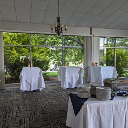 Ed Oliver Golf Club - Bar area with high tops