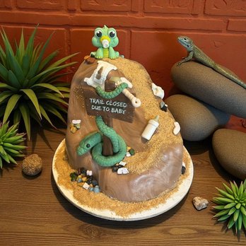 The Pin-up Kitchen - Reptile love, baby shower cake. - Cupcakes Near Me