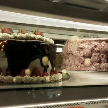 Hen House Eatery - Amazing cakes - Breakfast & Brunch Near Me - Minneapolis, Minnesota