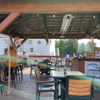 Friday's Crabhouse - Heated outdoor seating with a view of the harbor - Seafood Near Me - Friday Harbor, Washington Friday's Crabhouse - Heated outdoor seating with a view of the harbor - Seafood Near Me - Friday Harbor, Washington
