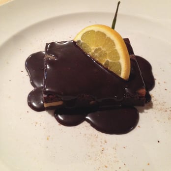 Las Ficheras - Chocolate brownies dusted with chili powder - Mexican Near Me - Lisbon, 11