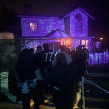 Knott's Scary Farm - Mary - Amusement Parks Near Me - Buena Park, California Knott's Scary Farm - Mary - Amusement Parks Near Me - Buena Park, California