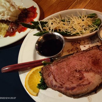 Pelican's Steak & Seafood - Prime rib au jus perfectly medium rare, asparagus side with parmesan cheese - Seafood Near Me - El Paso, Texas