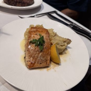 Chart House - Stake and salmon - Seafood Near Me - San Antonio, Texas