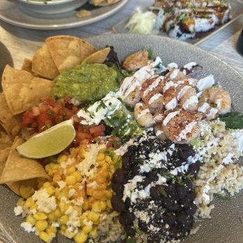 Pacific Catch - West coast bowl - Sushi Bars Near Me - Santa Clara, California