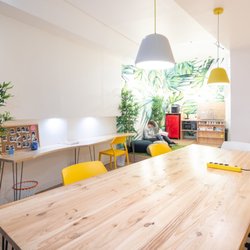ALVEUS - Soutien Scolaire Innovant Paris 6 - Une cafétéria pour faire une pause après les cours, où nos élèves peuvent trouver des fruits, des biscuits et des boissons en libre service.