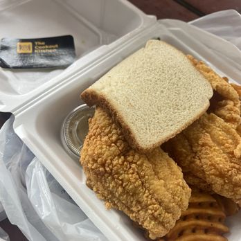 The Cookout Kitchen - This fish is freshly made within 15 minutes with bread, waffle fries, and macaroni tots(with a jalapeño and pickles) - Caterers Near Me The Cookout Kitchen - This fish is freshly made within 15 minutes with bread, waffle fries, and macaroni tots(with a jalapeño and pickles) - Caterers Near Me