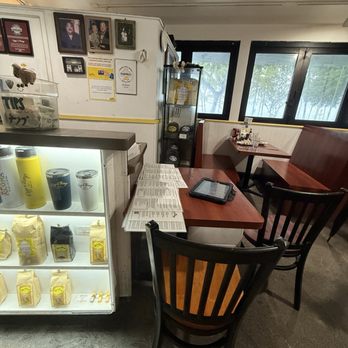 Eggs 'n Things - Waikiki Beach Eggspress - Pay station - Breakfast & Brunch Near Me - Honolulu, Hawaii
