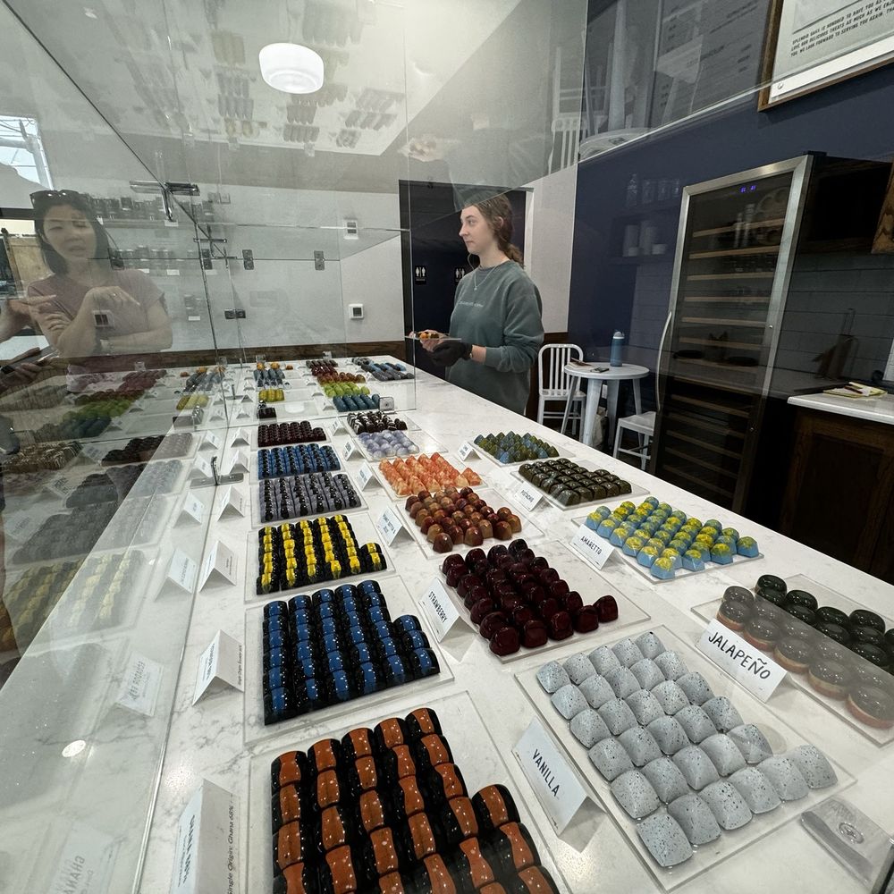 Splendid Oaks Chocolates - Chocolates - Chocolatiers & Shops Near Me - Waco, Texas Splendid Oaks Chocolates - Chocolates - Chocolatiers & Shops Near Me - Waco, Texas
