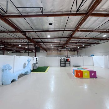 Dog Den - Pet Groomers Near Me - Anaheim, California Dog Den - Pet Groomers Near Me - Anaheim, California