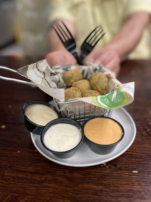 Wahlburgers by null