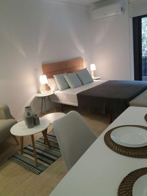 L & H Latina by null