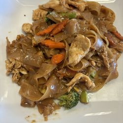 Pad Thai - Chicken Pad See Ew