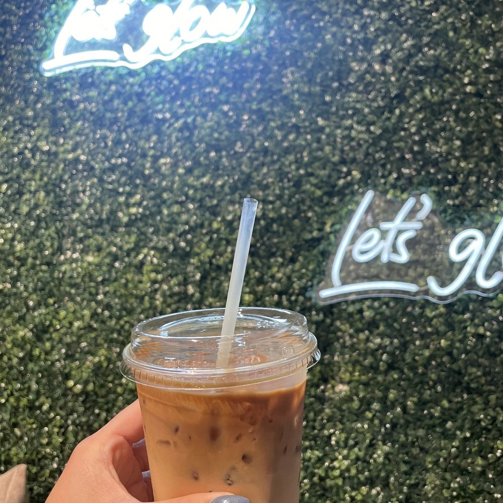 Lune Cafe - Desserts Near Me - Seattle, Washington