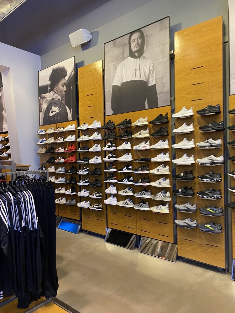 FINISH LINE Updated July 2024 2414 E Sunrise Blvd, Fort Lauderdale