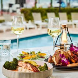 Faro Blanco Resort Marathon Florida Keys, Curio by Hilton - Restaurant