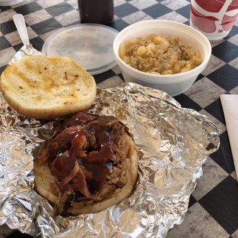 Grillin' Dave-Style - Pulled pork, Mac n cheese and a strawberry shake. - Barbeque Near Me - Zanesville, Ohio Grillin' Dave-Style - Pulled pork, Mac n cheese and a strawberry shake. - Barbeque Near Me - Zanesville, Ohio