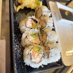 Taku Sushi - California Roll (8 Pieces)
