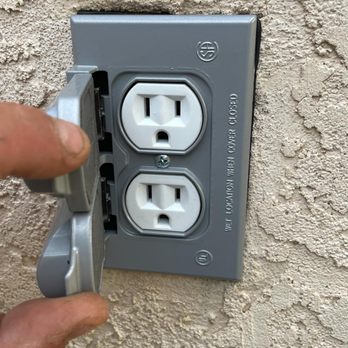 Dylan The Handyman - Zachs New Outdoor Plug! - Handyman Near Me