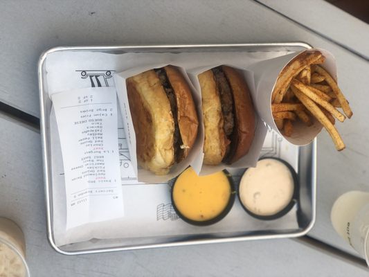 eat brgz - Capitol Hill by null