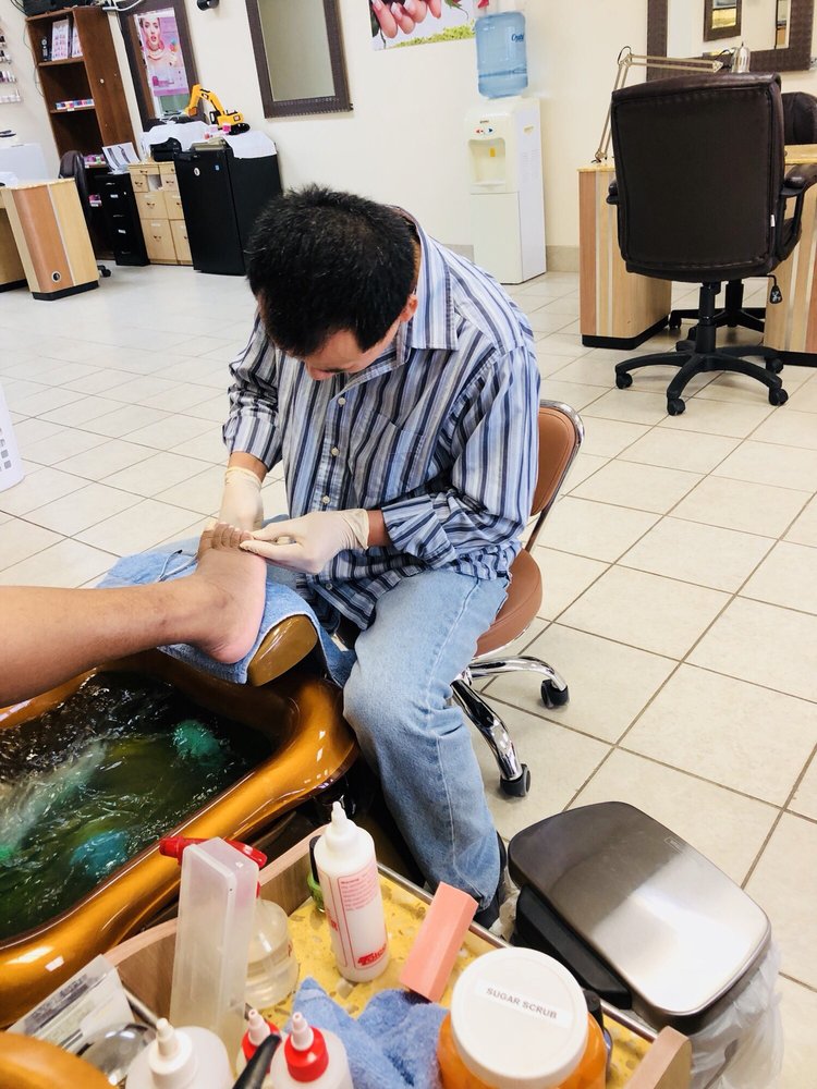 WENDY’S NAILS & SPA Updated September 2024 3340 Goodman Rd E