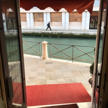 Hotel Moresco - Front door - Hotels Near Me - Venezia, VE