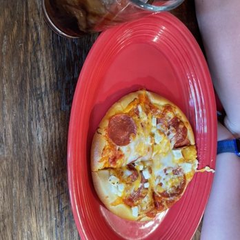 Groggs Pinnacle Brewing Company - Five cheese pizza with pepperoni - American Near Me - Helper, Utah