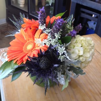 Fluidbloom Designs - Beautiful & Unique flower arrangement.  I love this place. - Wedding Planning Near Me