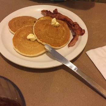 Maggies Restaurant - Pancakes - Pizza Near Me - Wayzata, Minnesota