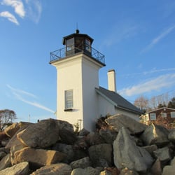 Bristol Ferry Lighthouse - Cute little lighthouse