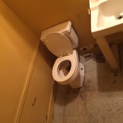 Literally the most horrifying bathroom I have ever been in: