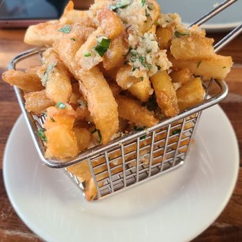 Lapisara Eatery - Garlic fries - Breakfast & Brunch Near Me - San Francisco, California