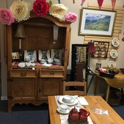 Sweet Life Thrift - We set a pretty table!