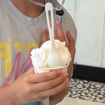 Sundaes At The Del - Scooped by the great server. - Ice Cream & Frozen Yogurt Near Me - Coronado, California Sundaes At The Del - Scooped by the great server. - Ice Cream & Frozen Yogurt Near Me - Coronado, California