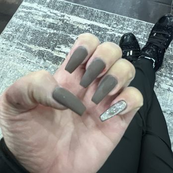 21 Nail Lounge - Arlington - Nail Salons Near Me - Arlington, Virginia