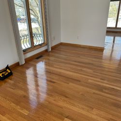 Sanding and refinishing hardwood floors