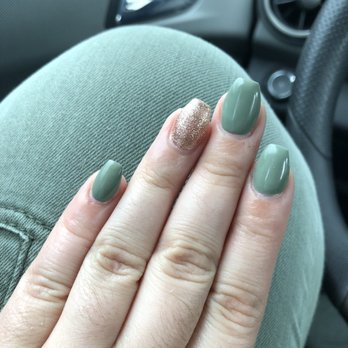 Nail Lounge - Nail Salons Near Me - Manalapan Township, New Jersey
