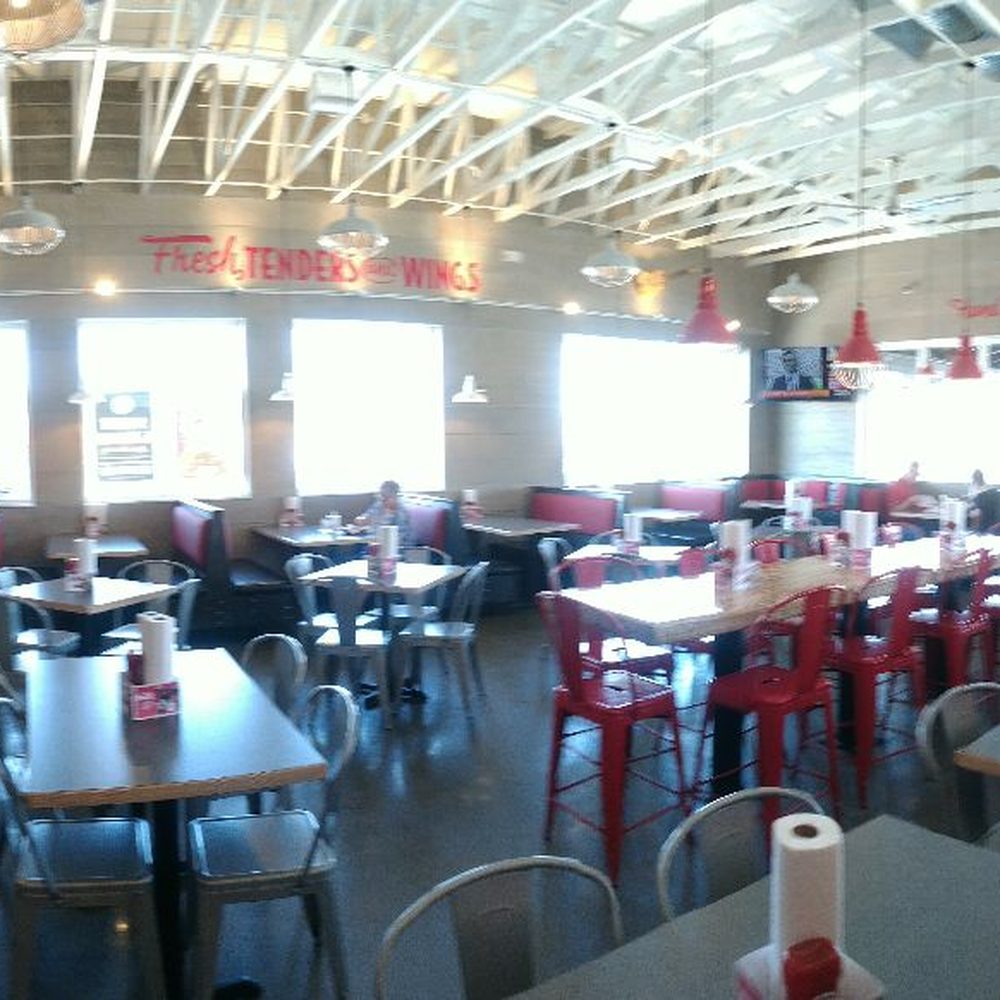 Slim Chickens - Ambiance - Chicken Wings Near Me - Wichita, Kansas Slim Chickens - Ambiance - Chicken Wings Near Me - Wichita, Kansas